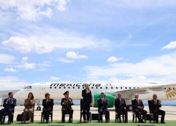 MEXICANA DE AVIACIÓN ES EL MENSAJE DE QUE MÉXICO QUIERE VOLAR ALTO CON JUSTICIA, ORGULLO Y SOBERANÍA LOGÍSTICA: PRESIDENTA CLAUDIA SHEINBAUM RECIBE PRIMER AERONAVE EMBRAER E195-E2