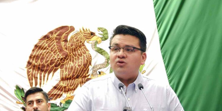 Toño Carreño presentó iniciativa contra la violencia obstétrica