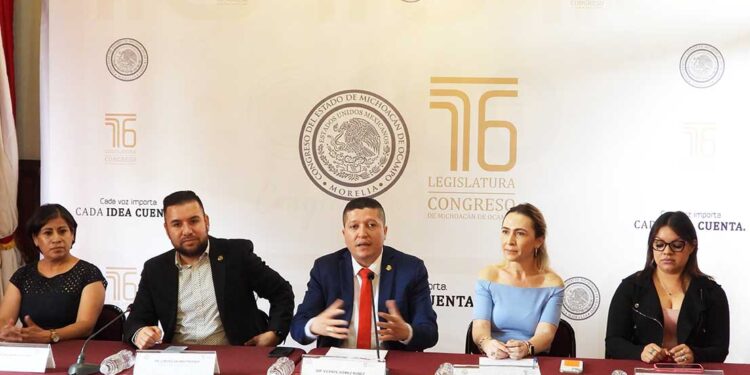 Hay que impulsar a los emprendedores y emprendedoras porque son baluartes para fortalecer la economía: Vicente Gómez Núñez