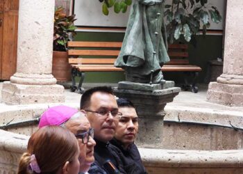 “La paz del Cristo Resucitado, desarmada y desarmante, humilde y perseverante”