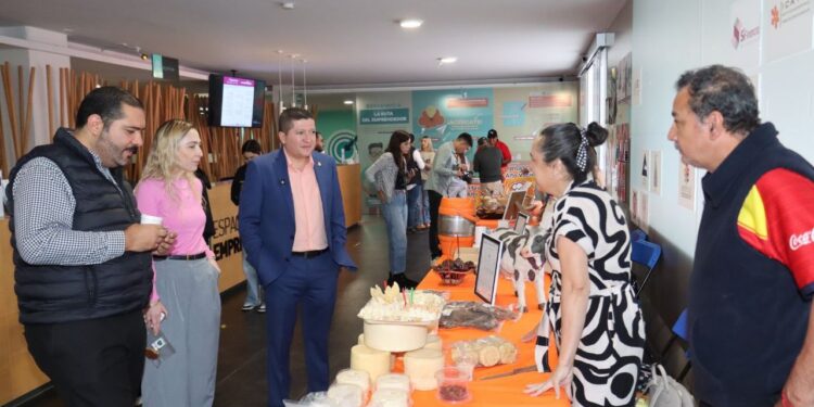 Respalda Vicente Gómez Núñez a emprendedores del Distrito XIX