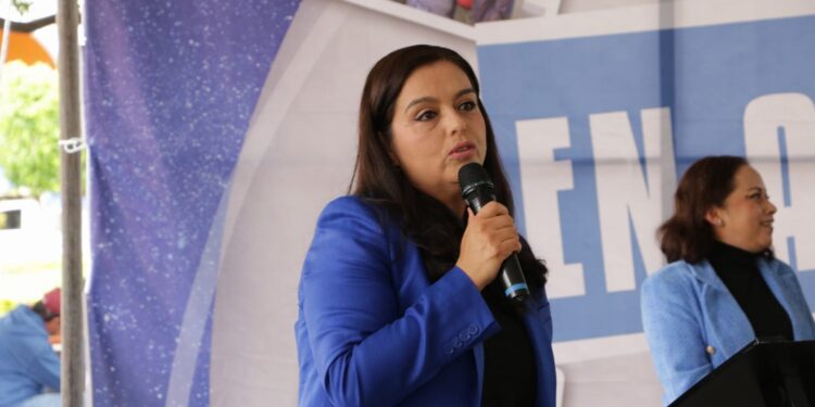 Diputada Tere Herrera entrega apoyos para vivienda digna en Hidalgo