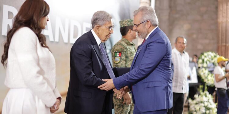 Honra Bedolla memoria de Francisco Xavier Ovando; lucha social dejó sociedad más democrática