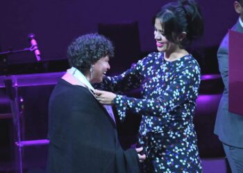 La actriz Teresita Sánchez invita a postular al Premio Eréndira 2025