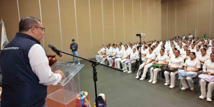 Por mérito académico, asignación de campos clínicos: Secretario Académico