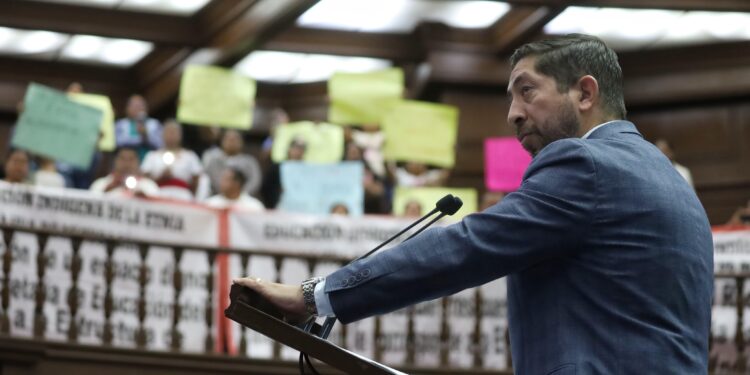 Abraham Espinoza propone la creación de la Dirección de Educación Indígena Náhuatl