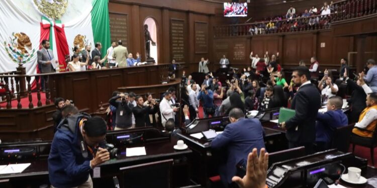 Abraham Espinoza propone la creación de la Dirección de Educación Indígena Náhuatl