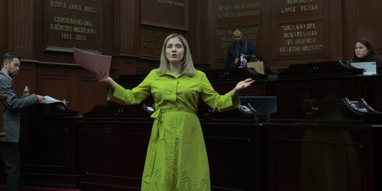 Plantea Brissa Arroyo que por ley se aplique la licencia de paternidad de manera obligatoria