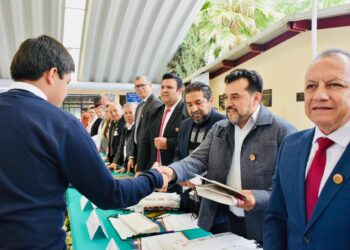 Se gradúa generación de secundaria formada con programa En Michoacán se lee