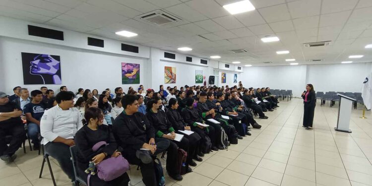 Sectur Michoacán impulsa profesionalización turística en Zamora