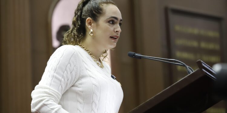 Michoacán da un paso histórico hacia la protección animal: propone Sandra Arreola renombrar comisión legislativa