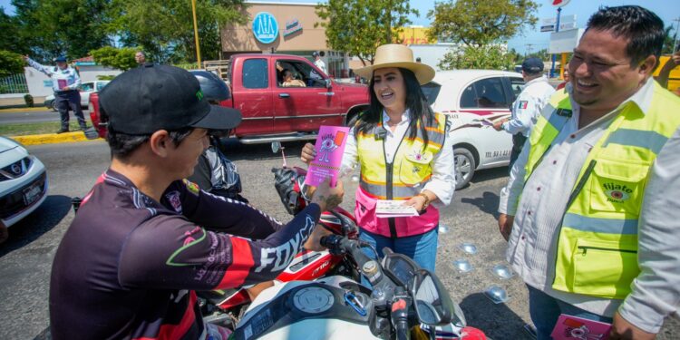 Arranca Bedolla rehabilitación de carretera que conecta a Contepec y Maravatío