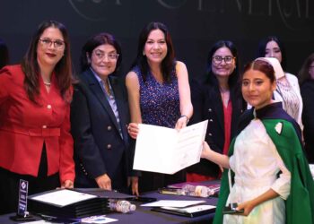 Persefone Reyes, orgullo nacional con excelencia académica en Enfermería
