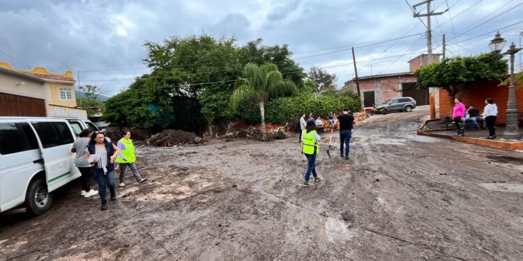 SSM implementa medidas sanitarias por inundación en Ecuandureo