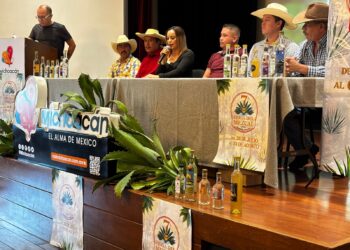 Vive la tradición y el sabor en la feria del mezcal de Turicato: Sectur