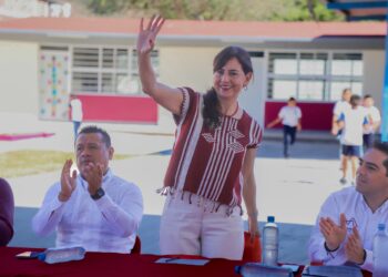 Trabajo coordinado entre SEE y SCOP suman a la transformación educativa: Gabriela Molina