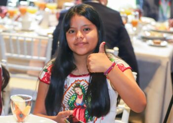 Refrendamos compromiso con 11 mil estudiantes de comunidades: Gabriela Molina