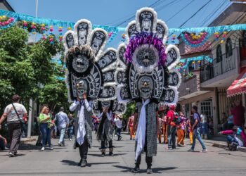 Más de 3 mil tlahualiles contagian de alegría, fiesta y fe las calles de Sahuayo