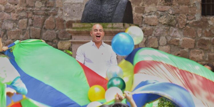 Adolfo Torres toma protesta como ‘Guardianes del Agua’ a hijos e hijas de trabajadores del Staspe