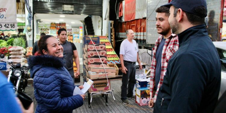 Encabeza Yankel Benítez operativo de ordenamiento en Mercado de Abastos