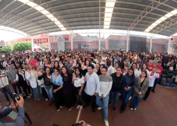 Para el ciclo escolar 2025-2026, no habrá escuelas sin maestros: Gaby Molina