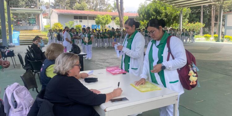 Estudiantes egresados de enfermería se integrarán al sistema de salud de Michoacán: Conalep