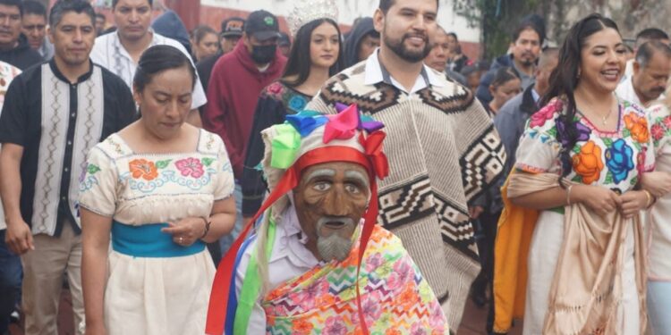 Gladyz Butanda presenta Plan de Movilidad a jóvenes de Apatzingán