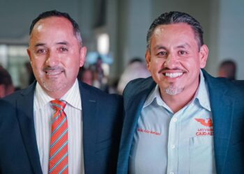 Víctor Manríquez reconoce el trabajo del presidente municipal de Áporo en su Primer Informe de Gobierno