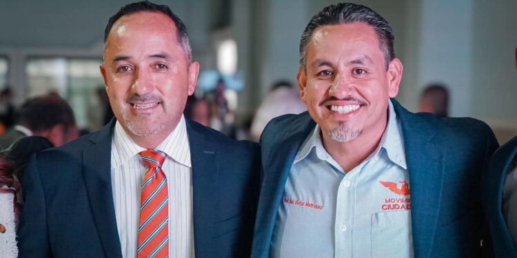 Víctor Manríquez reconoce el trabajo del presidente municipal de Áporo en su Primer Informe de Gobierno