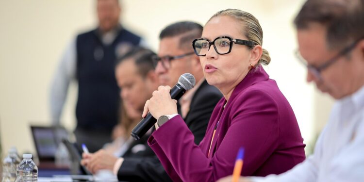 Yarabí Ávila y directivos trazan ruta para reforzar y fortalecer el Bachillerato Nicolaita