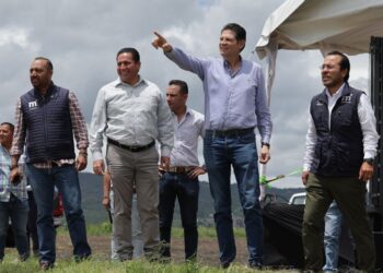 Yankel Benítez da seguimiento a obra de drenaje en la colonia Rubén Jaramillo