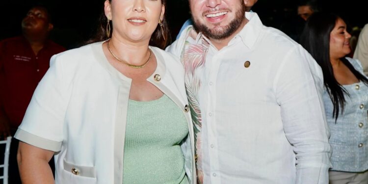 Múgica avanza hacia el desarrollo con honestidad: Reyes Galindo