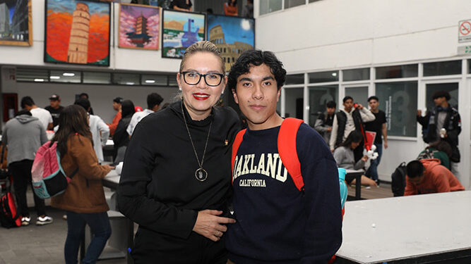 Yarabí Ávila da la bienvenida a quienes se incorporan a la familia nicolaita; UMSNH arranca Ciclo Escolar 2025-2026