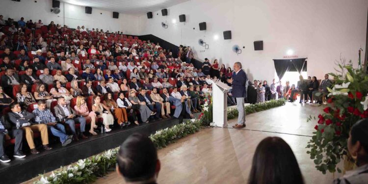 Gestiona Raúl Morón mejores condiciones para municipios de Michoacán