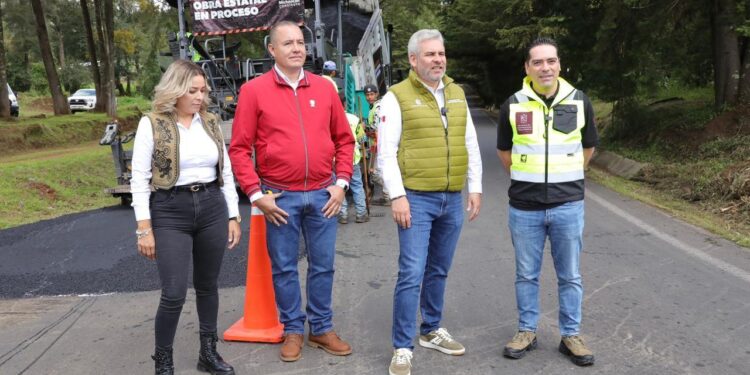 Arranca Bedolla rehabilitación del camino Villa Madero-Tacámbaro