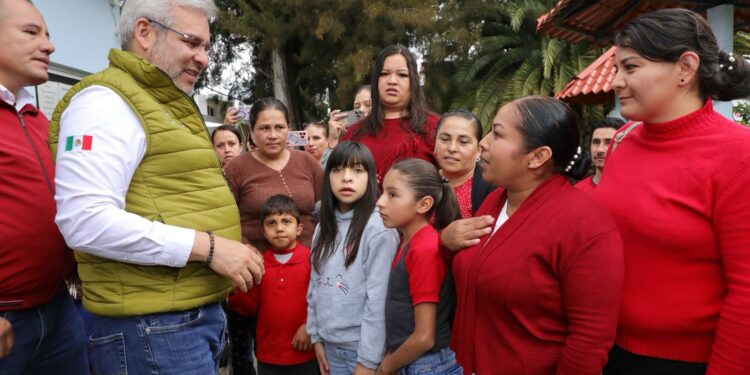 Bedolla lleva audiencia pública a Madero; mezcaleros reconocen impulso al sector