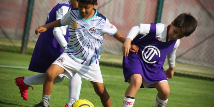 Gobierno de Morelia realiza limpieza integral del Mercado Nicolás Bravo