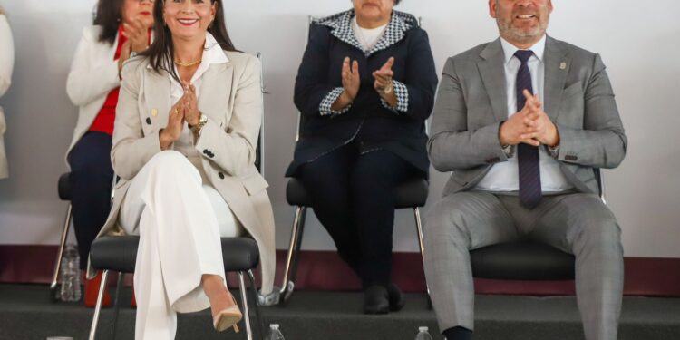 Política educativa, esencial para disminuir rezago educativo: Gabriela Molina