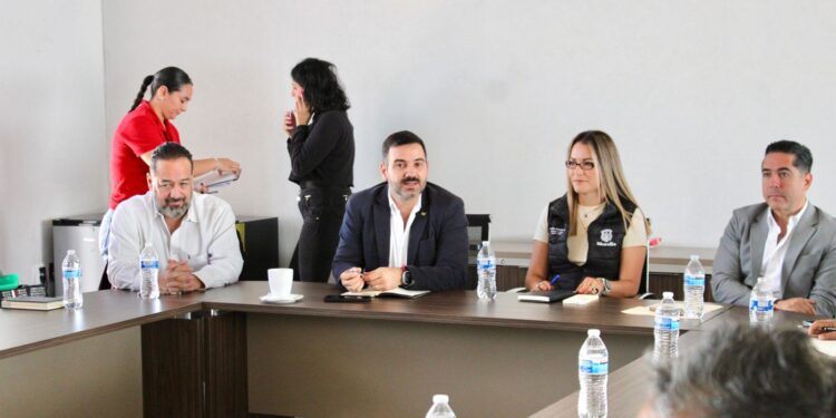 Yankel Benítez Silva fortalece vínculos con el sector de servicios de Morelia