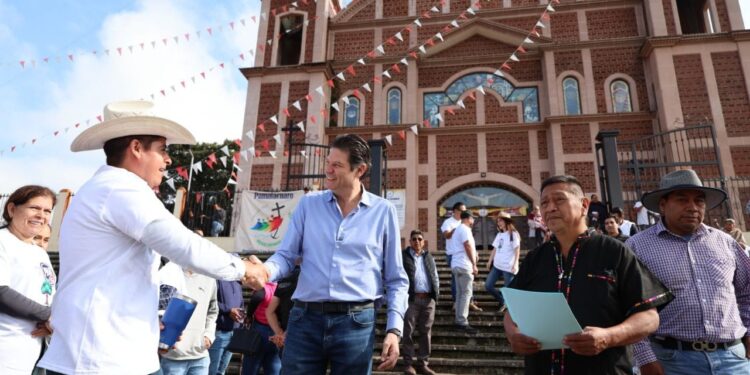 Alfonso Martínez abre las puertas de Morelia a artesanías de la Meseta Purépecha