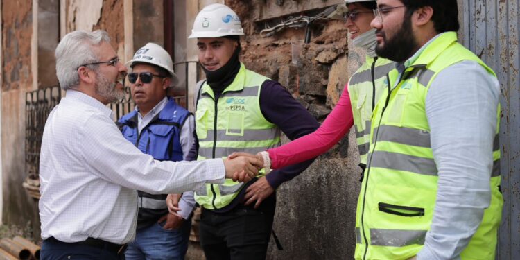 Avanza construcción del teleférico en Uruapan, supervisa Bedolla trabajos de infraestructura