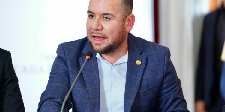 Se solidariza Reyes Galindo con Noroña ante agresiones de senadores priistas