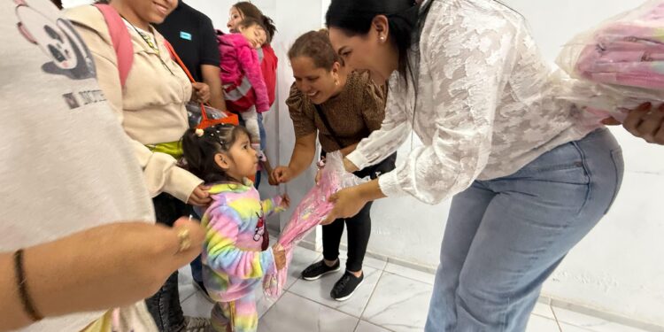 Gobierno de Morelos entrega paquetes de útiles escolares en apoyo a las familias del municipio
