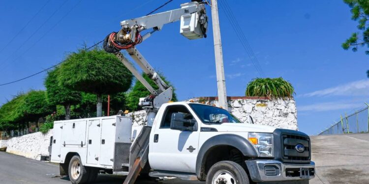 Zacapu avanza hacia comunidades más seguras e iluminadas: Mónica Valdez