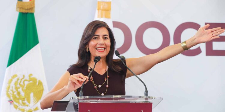 Más de 570 nuevos docentes se alistan para llegar a las aulas: Gabriela Molina