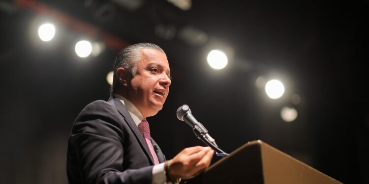 Gobierno de Michoacán pagará con puntualidad la quincena 94: Navarro García