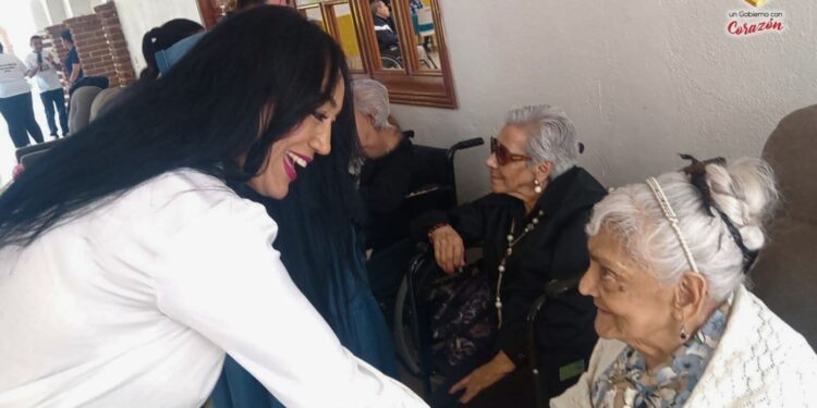 El Ayuntamiento de Los Reyes celebra a las y los abuelitos en su día