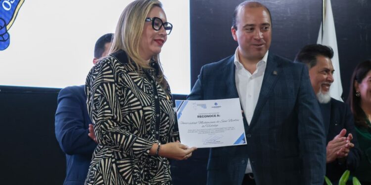 Nicolaitas reciben Reconocimiento Coparmex a la Excelencia Educativa 2025; Yarabí Ávila resalta dedicación de estudiantes