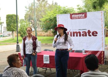 Carolina Rangel acompaña como mentora la asamblea de la Sección 1286 en Tenencia Morelos en Morelia, Michoacán.