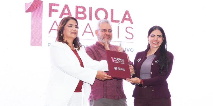 Fabiola Alanís rinde su primer informe legislativo; resalta enfoque en igualdad sustantiva